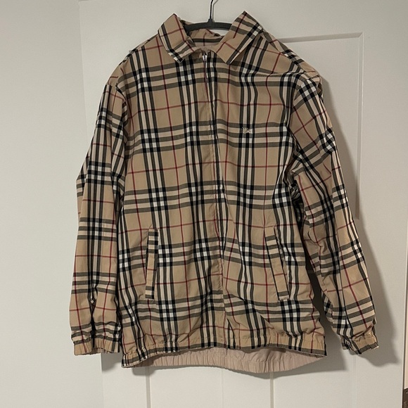 Vintage Reversible Burberrys Men's Tan Lightweight Jacket. - Picture 7 of 10